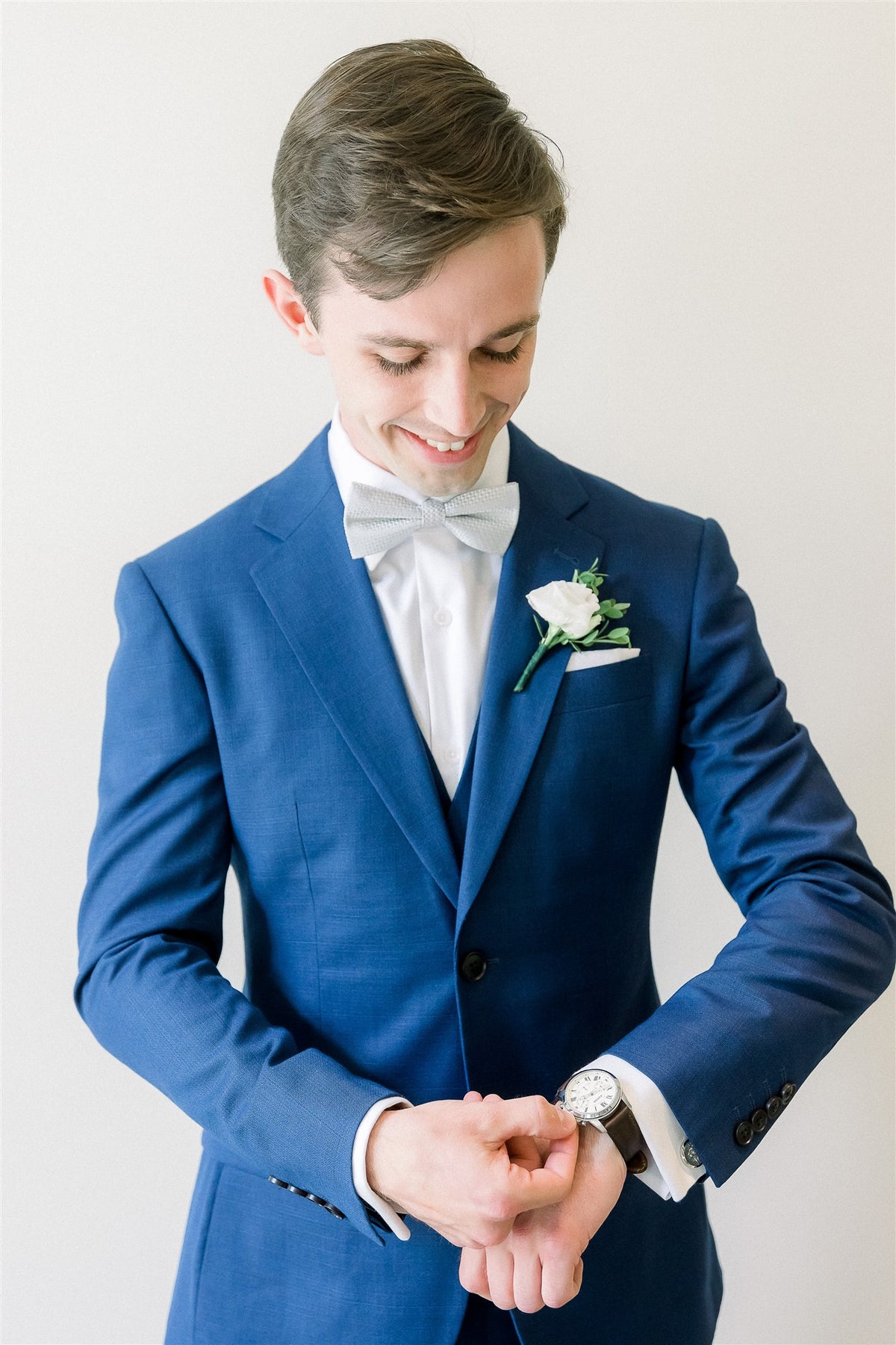 Blush and Sage Lily on the Thames - DIY Wedding Flowers Elegant and effortlessly feminine - let us fulfill your vision! As you plan your upcoming nuptials, it's essential to consider every detail and expense. Luckily, Lily on the Thames has the perfect so
