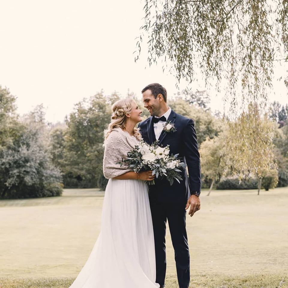 White, Cream and Sage - Lily on the Thames - DIY Wedding Flowers - Congratulations on your upcoming wedding! There’s so many things to consider and budget for. Lily on the Thames offers the memory making solution to saving up to 50% the cost of your weddi