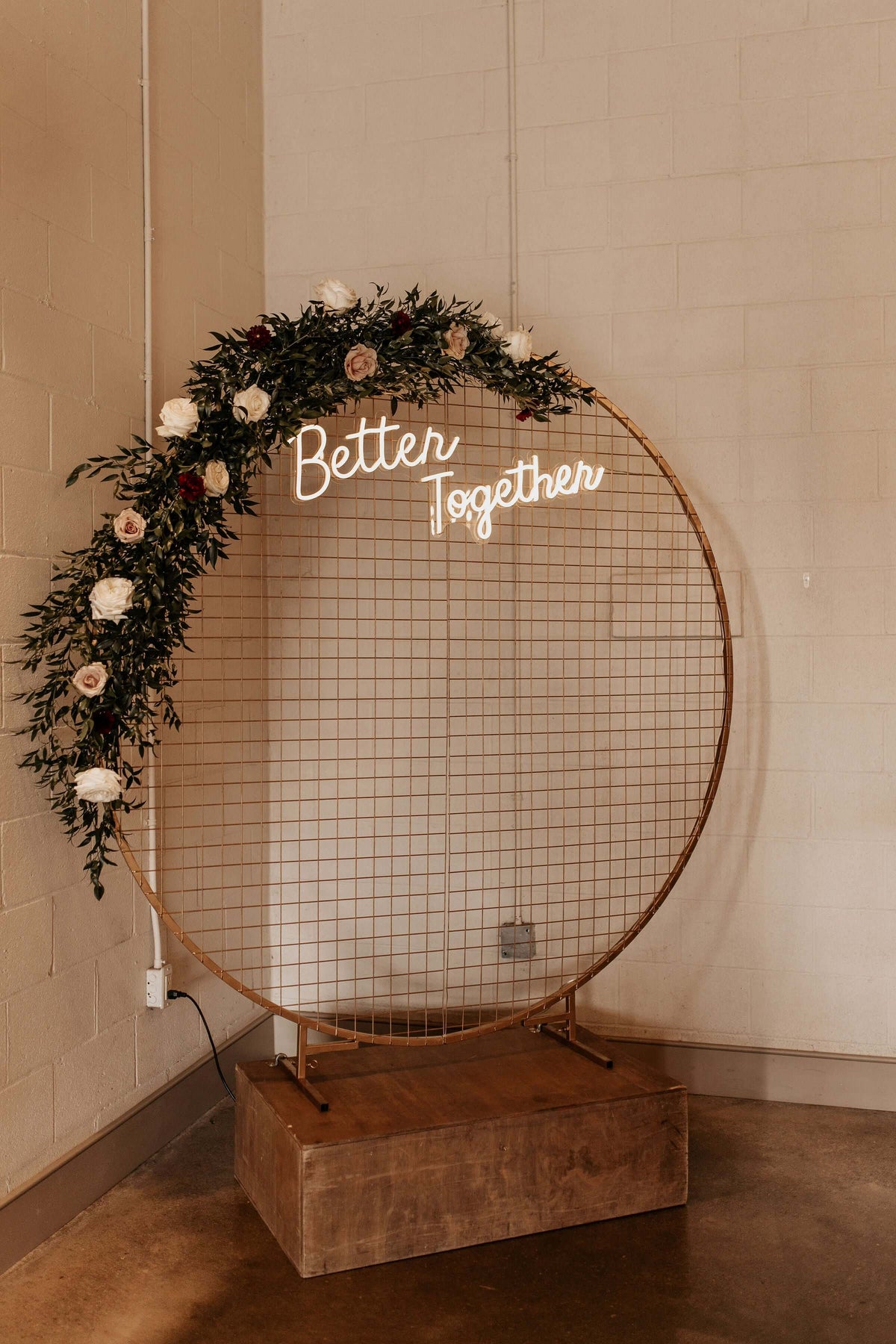 The Edwardian - Lily on the Thames - DIY Wedding Flowers - Unlock a unique and timeless style that will stir the heart and capture the eye, no matter what season. With an array of subtle and deeper hues, you can easily transition through the seasons with