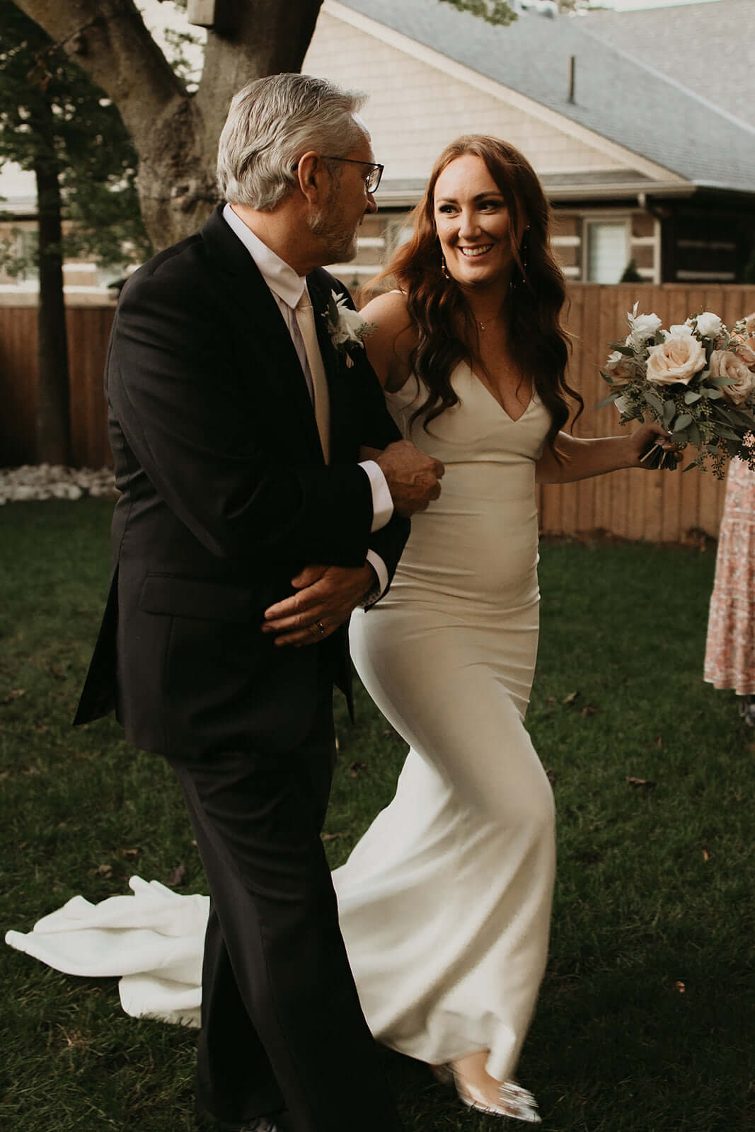 Champagne - Lily on the Thames - DIY Wedding Flowers - Take the Long way home. Spend a little extra time lingering in the magic of your special day with this champagne, cream and white toned palette. Nothing gives more romantic vibes than this one! Congra