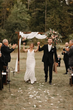 CUSTOM COLOUR PALETTE Lily on the Thames - DIY Wedding Flowers Have a colour scheme that isn't currently listed? No problem. We can make a CUSTOM DIY FLOWER PACKAGE made for you. Just give us your colour scheme and we will find in-season flowers that will