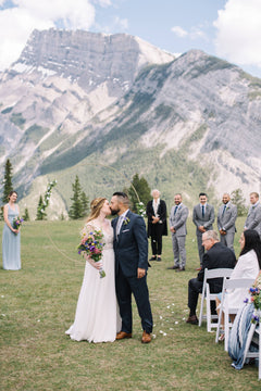 Wildflower - Lily on the Thames - DIY Wedding Flowers - Have your guests think you spent the morning in a meadow picking your cheery, airy flowers! It should be noted, the flowers will not be picked in a meadow, they will be commercial florist grade bloom