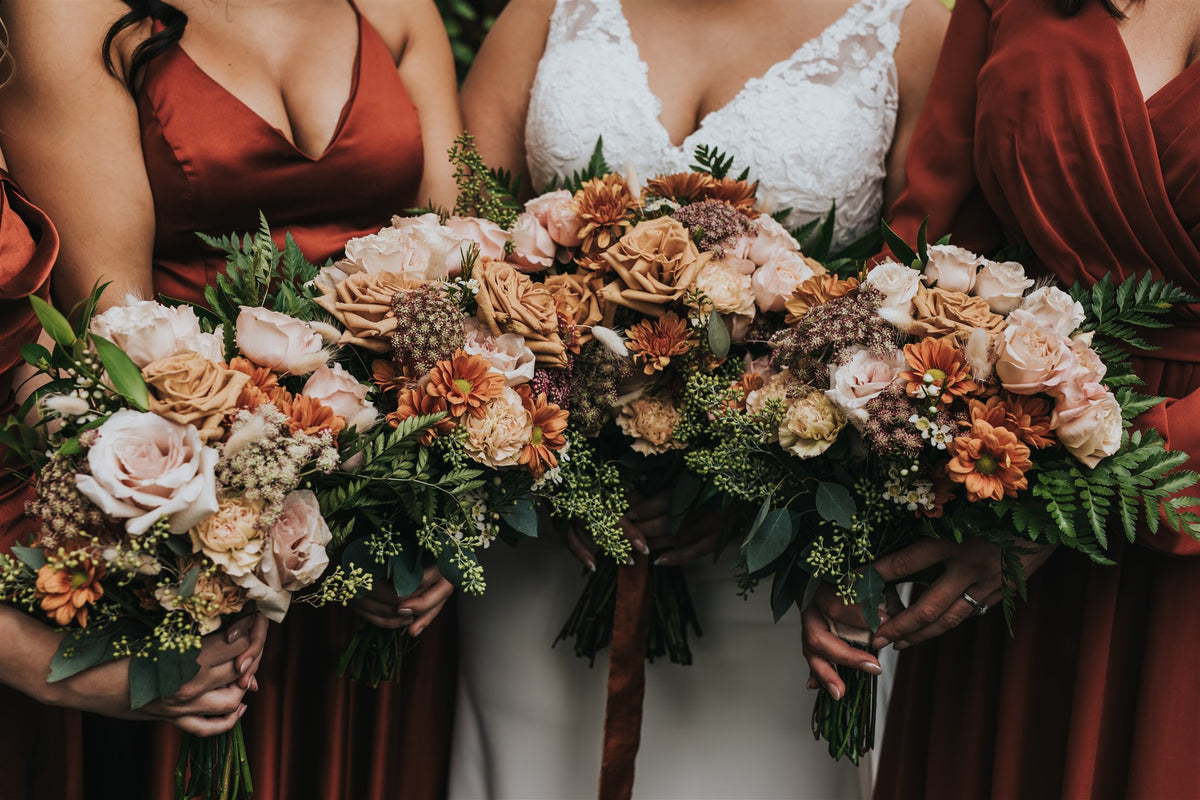 CUSTOM COLOUR PALETTE Lily on the Thames - DIY Wedding Flowers Have a colour scheme that isn't currently listed? No problem. We can make a CUSTOM DIY FLOWER PACKAGE made for you. Just give us your colour scheme and we will find in-season flowers that will