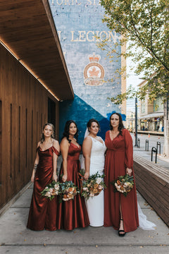 Rust and Terracotta - Lily on the Thames - DIY Wedding Flowers - Terracotta and Rust tones softened by pale Pink and Champagne hues. Irresistible and instagramable. Congratulations on your upcoming wedding! There’s so many things to consider and budget fo