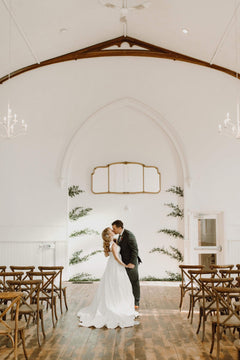 Antique Lily on the Thames - DIY Wedding Flowers Think burgundy, dark greens, with accents of subtle tan/blush/rust hues. Congratulations on your upcoming wedding! There’s so many things to consider and budget for. Lily on the Thames offers the memory mak