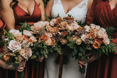 A LA CARTE - Lily on the Thames - DIY Wedding Flowers - Craft your own personalized bundle. Minimum purchase of $500 before taxes. As you plan your upcoming nuptials, it's essential to consider every detail and expense. Luckily, Lily on the Thames has the