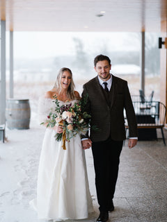 Antique Lily on the Thames - DIY Wedding Flowers Think burgundy, dark greens, with accents of subtle tan/blush/rust hues. Congratulations on your upcoming wedding! There’s so many things to consider and budget for. Lily on the Thames offers the memory mak