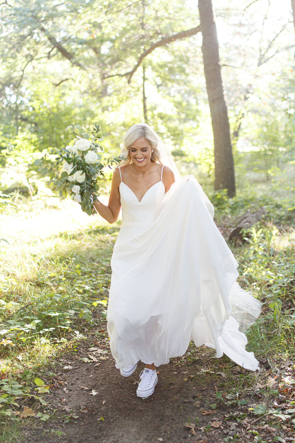 White, Cream and Sage - Lily on the Thames - DIY Wedding Flowers - Congratulations on your upcoming wedding! There’s so many things to consider and budget for. Lily on the Thames offers the memory making solution to saving up to 50% the cost of your weddi