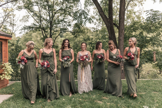 Burgundy and Blue Lily on the Thames - DIY Wedding Flowers Congratulations on your upcoming wedding! There’s so many things to consider and budget for. Lily on the Thames offers the memory making solution to saving up to 50% the cost of your wedding flowe