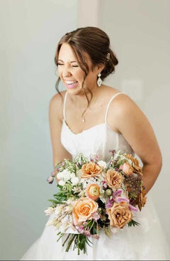 Sunset Lily on the Thames - DIY Wedding Flowers Think of the peach, orange, pink, and light tones of the most beautiful sunset in the world, make it subtle and in a bouquet and that is this package. Congratulations on your upcoming wedding! There’s so man