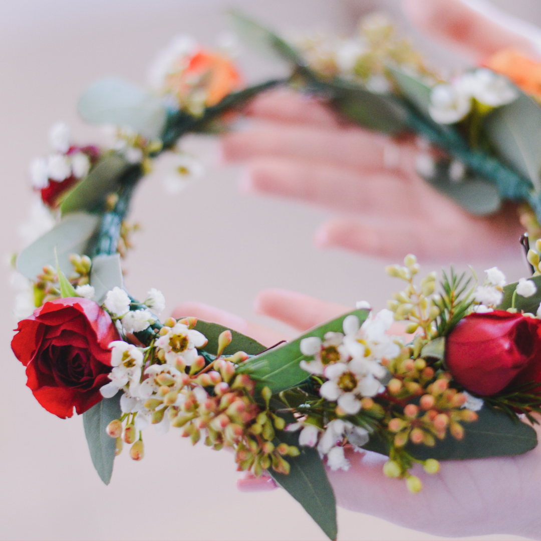 Flower Crown Party Pack - Lily on the Thames - DIY Wedding Flowers - Perfect package for a bachelorette party, bridal shower, baby shower, or wedding party! Flowers and Supplies to make your own Flower Crowns. Easy-to-follow video tutorial provided. Inclu