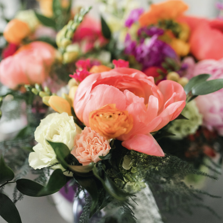 Vibrant Tones Lily on the Thames - DIY Wedding Flowers Think bright, elegant sorbet, and delicious to the eyes. Congratulations on your upcoming wedding! There’s so many things to consider and budget for. Lily on the Thames offers the memory making soluti