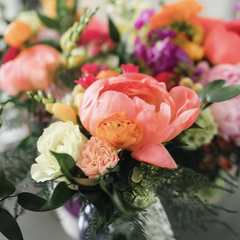 Vibrant Tones Lily on the Thames - DIY Wedding Flowers Think bright, elegant sorbet, and delicious to the eyes. Congratulations on your upcoming wedding! There’s so many things to consider and budget for. Lily on the Thames offers the memory making soluti