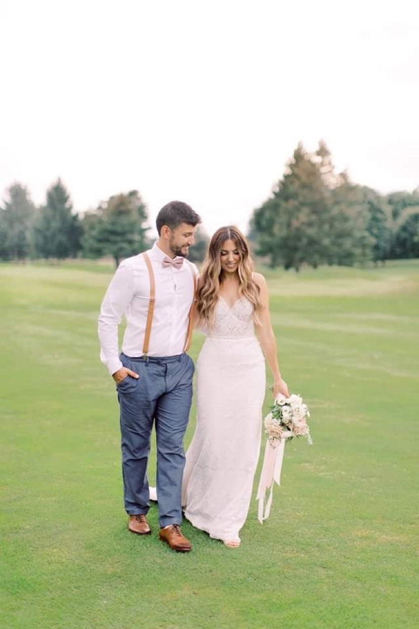 Blush and Sage Lily on the Thames - DIY Wedding Flowers Elegant and effortlessly feminine - let us fulfill your vision! As you plan your upcoming nuptials, it's essential to consider every detail and expense. Luckily, Lily on the Thames has the perfect so