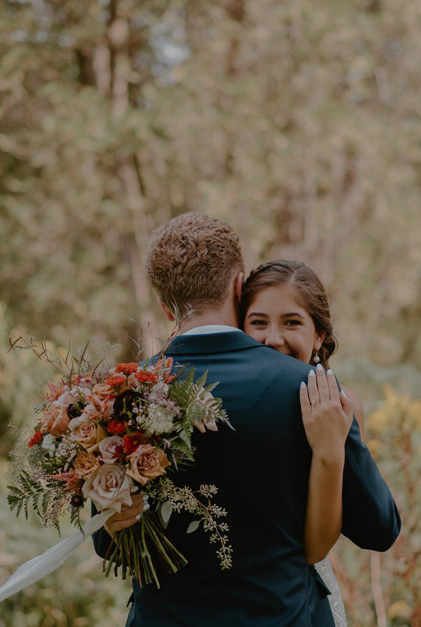 Rust and Terracotta - Lily on the Thames - DIY Wedding Flowers - Terracotta and Rust tones softened by pale Pink and Champagne hues. Irresistible and instagramable. Congratulations on your upcoming wedding! There’s so many things to consider and budget fo